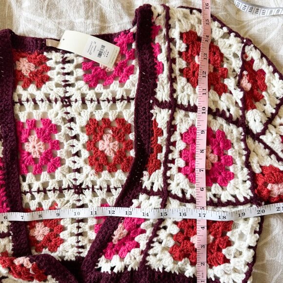 Francesca’s Bell Sleeve Crochet Tie Front Cardigan NWT Size Large - Picture 6 of 6